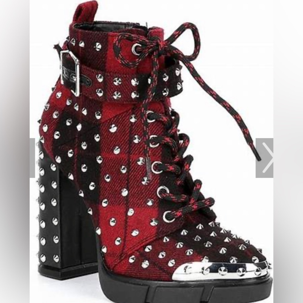 Brand new Gianni Bini Rhiannen Plaid Studded